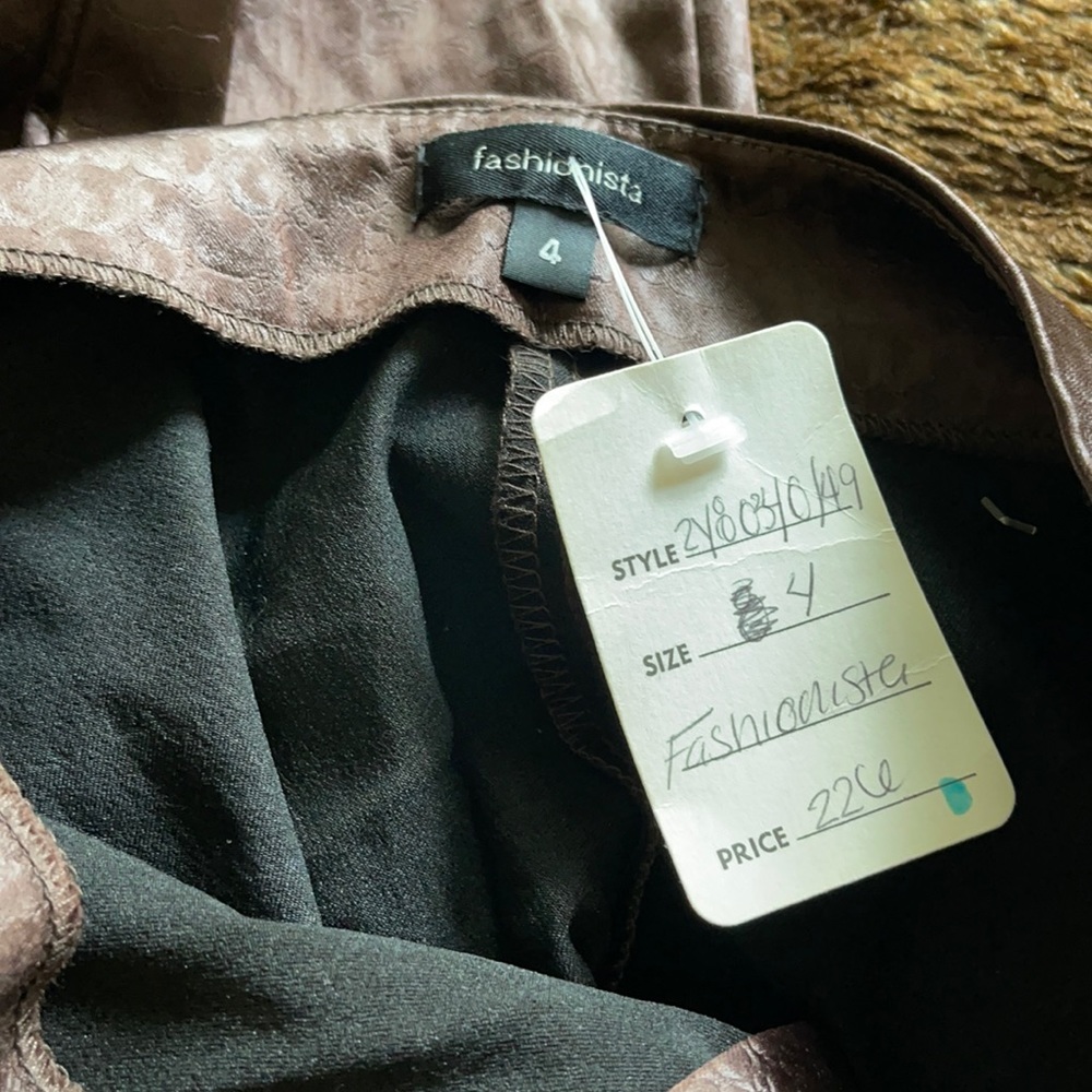 Fashionista Sz 4 croco print brown pant NWT